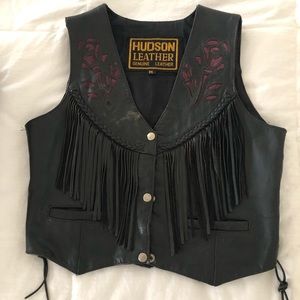Black leather lined fringed vest, size M, pockets, Hudson Leathers